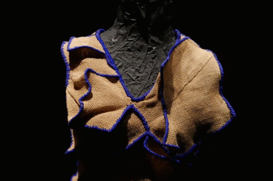 Les robes sculptures de Noureddine Amir